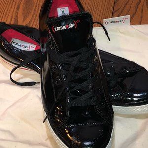 Low- Top Patent Leather Converse